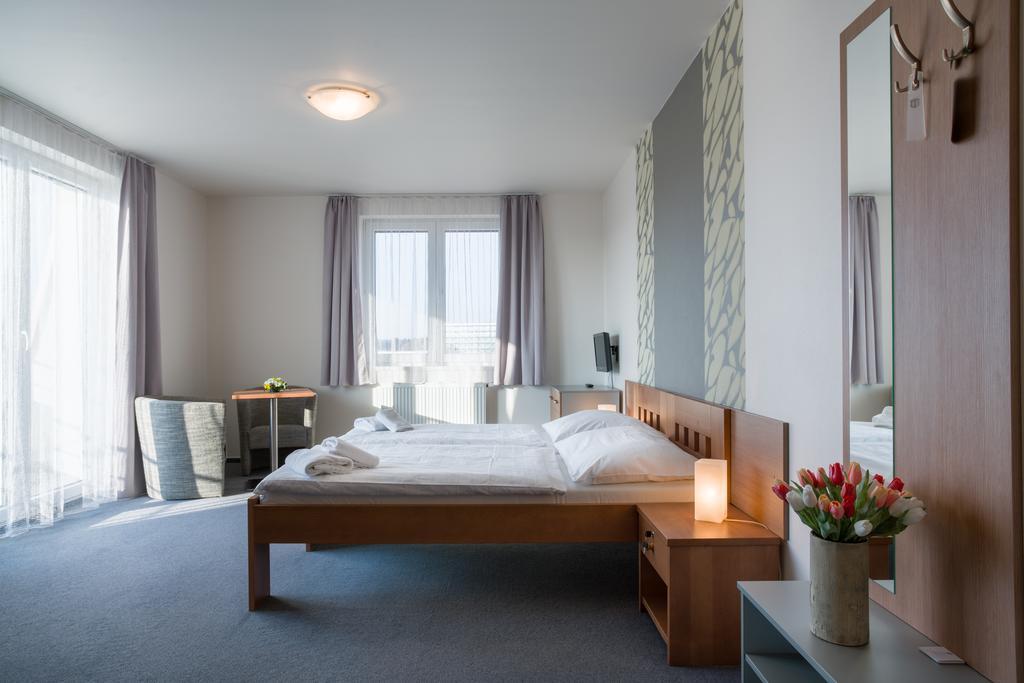 Garni Hotel Trebon Ngoại thất bức ảnh